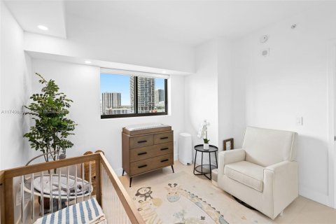 Condo in Miami, Florida, 2 bedrooms  № 1864576 - photo 25