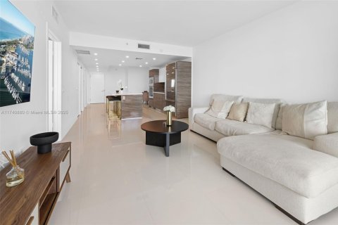 Condo in Miami, Florida, 2 bedrooms  № 1864576 - photo 16
