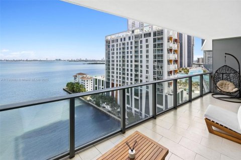 Condo in Miami, Florida, 2 bedrooms  № 1864576 - photo 2