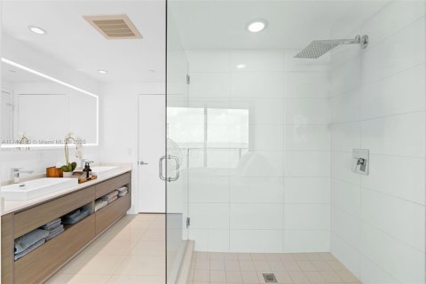 Condo in Miami, Florida, 2 bedrooms  № 1864576 - photo 22