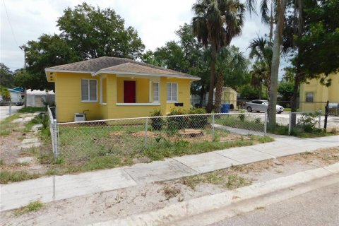 Casa en venta en Saint Petersburg, Florida, 3 dormitorios, 80.08 m2 № 1743485 - foto 1