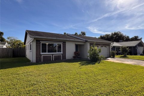 Villa ou maison à Pinellas Park, Floride 2 chambres, 88.72 m2 № 2425329