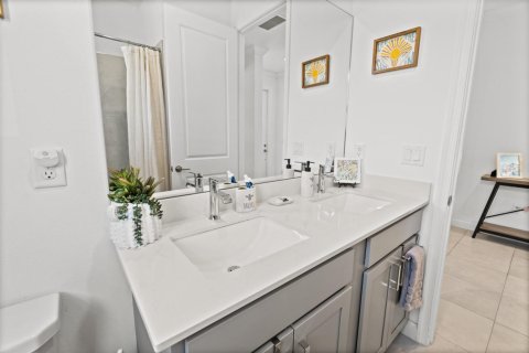 House in Palm Bay, Florida 3 bedrooms, 148.46 sq.m. № 2187936 - photo 30