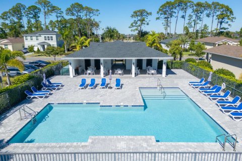 House in Palm Bay, Florida 3 bedrooms, 148.46 sq.m. № 2187936 - photo 6