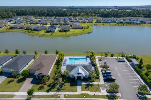 House in Palm Bay, Florida 3 bedrooms, 148.46 sq.m. № 2187936 - photo 7