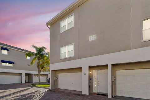 Touwnhouse à vendre à Saint Petersburg, Floride: 2 chambres, 178.19 m2 № 2105447 - photo 6