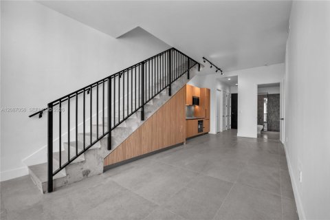 Condominio en alquiler en Miami, Florida, 3 dormitorios, 132.48 m2 № 2356771 - foto 15
