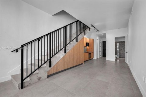Condominio en alquiler en Miami, Florida, 3 dormitorios, 132.48 m2 № 2356771 - foto 12