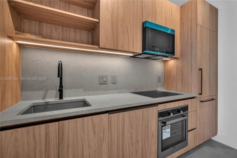 Condominio en alquiler en Miami, Florida, 3 dormitorios, 132.48 m2 № 2356771 - foto 5