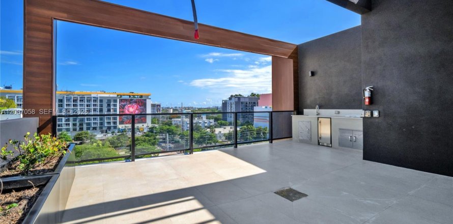 Condominio en Miami, Florida, 3 dormitorios № 2356771