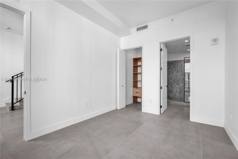 Condominio en alquiler en Miami, Florida, 3 dormitorios, 132.48 m2 № 2356771 - foto 17