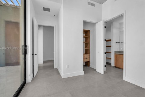 Condominio en alquiler en Miami, Florida, 3 dormitorios, 132.48 m2 № 2356771 - foto 28