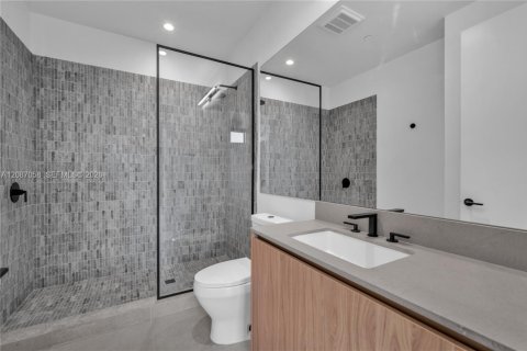 Condominio en alquiler en Miami, Florida, 3 dormitorios, 132.48 m2 № 2356771 - foto 19