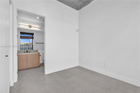 Condominio en alquiler en Miami, Florida, 3 dormitorios, 132.48 m2 № 2356771 - foto 27
