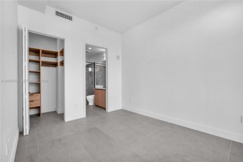 Condominio en alquiler en Miami, Florida, 3 dormitorios, 132.48 m2 № 2356771 - foto 16