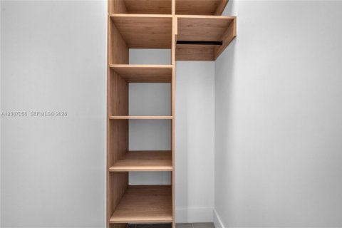 Condominio en alquiler en Miami, Florida, 3 dormitorios, 132.48 m2 № 2356771 - foto 9