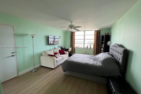 Купить кондоминиум в Авентура, Флорида 2 спальни, 120.77м2, № 1764994 - фото 10