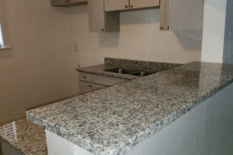 Villa ou maison à vendre à Tampa, Floride: 3 chambres, 94.76 m2 № 2351649 - photo 13