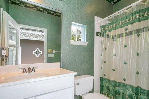 House in Orlando, Florida 5 bedrooms, 257.8 sq.m. № 1911213 - photo 22