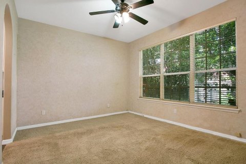House in Orlando, Florida 5 bedrooms, 257.8 sq.m. № 1911213 - photo 7