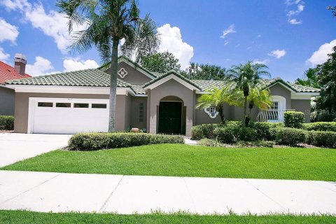 House in Orlando, Florida 5 bedrooms, 257.8 sq.m. № 1911213 - photo 1