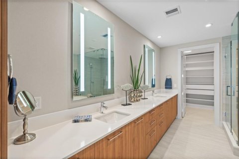 Condo in Fort Lauderdale, Florida, 2 bedrooms № 2402466 - photo 12
