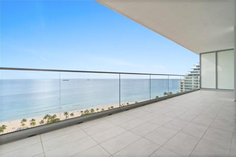 Condo in Fort Lauderdale, Florida, 2 bedrooms № 2402466 - photo 4