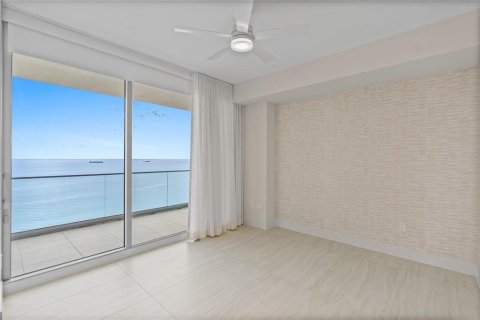 Condo in Fort Lauderdale, Florida, 2 bedrooms № 2402466 - photo 20