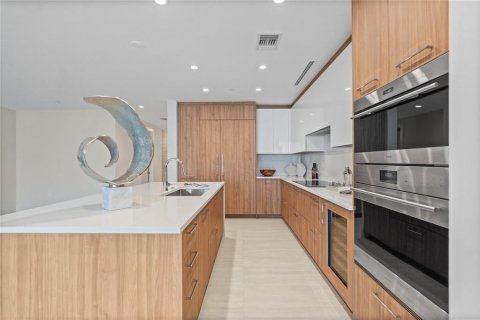 Condo in Fort Lauderdale, Florida, 2 bedrooms № 2402466 - photo 6