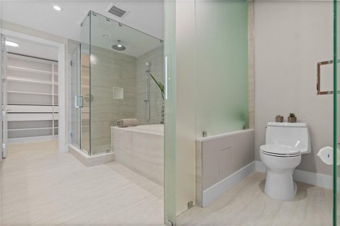 Condo in Fort Lauderdale, Florida, 2 bedrooms № 2402466 - photo 13