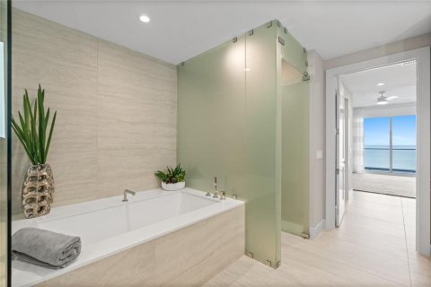 Condo in Fort Lauderdale, Florida, 2 bedrooms № 2402466 - photo 14