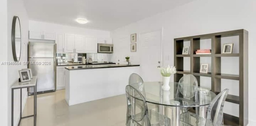 Condominio en Key Biscayne, Florida, 2 dormitorios  № 2054374