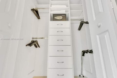 Condominio en alquiler en Key Biscayne, Florida, 2 dormitorios, 93.92 m2 № 2054374 - foto 6