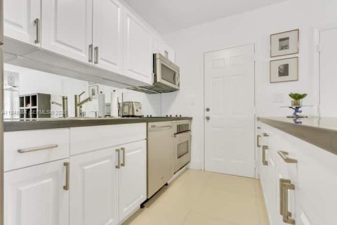 Condominio en alquiler en Key Biscayne, Florida, 2 dormitorios, 93.92 m2 № 2054374 - foto 2