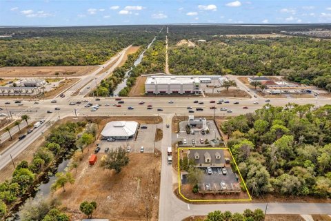 Commercial property in Port Charlotte, Florida 297.29 sq.m. № 2221670 - photo 8