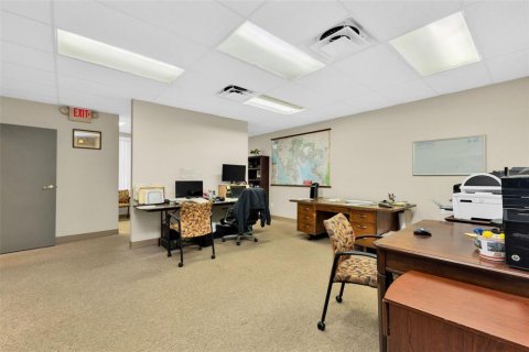 Commercial property in Port Charlotte, Florida 297.29 sq.m. № 2221670 - photo 22