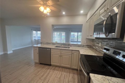 Casa en alquiler en Port Charlotte, Florida, 3 dormitorios, 195.56 m2 № 1901805 - foto 9