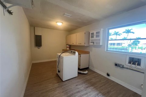 Casa en alquiler en Port Charlotte, Florida, 3 dormitorios, 195.56 m2 № 1901805 - foto 26