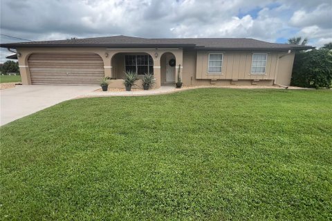 Casa en alquiler en Port Charlotte, Florida, 3 dormitorios, 195.56 m2 № 1901805 - foto 2