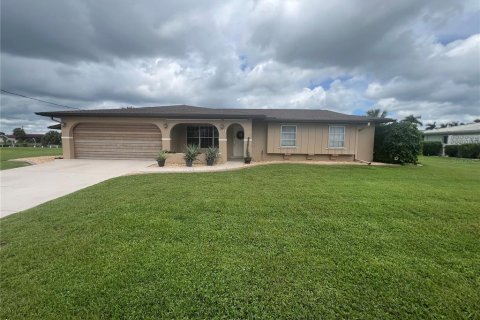 Casa en alquiler en Port Charlotte, Florida, 3 dormitorios, 195.56 m2 № 1901805 - foto 1