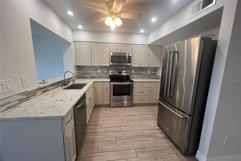 Casa en alquiler en Port Charlotte, Florida, 3 dormitorios, 195.56 m2 № 1901805 - foto 6