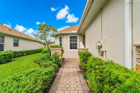 Villa ou maison à vendre à North Port, Floride: 2 chambres, 138.61 m2 № 2413906 - photo 4