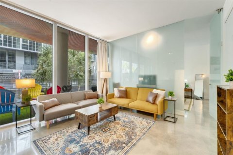 Commercial property in Miami, Florida № 2154905 - photo 2