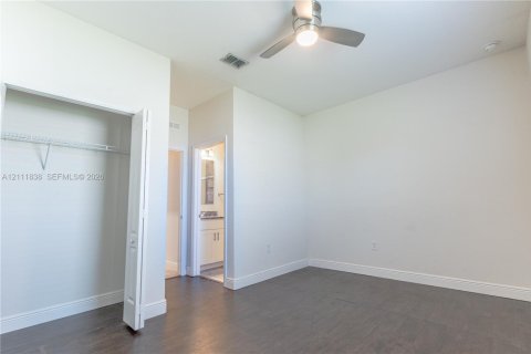 Villa ou maison à vendre à Port St. Lucie, Floride: 4 chambres, 225.2 m2 № 2429879 - photo 29