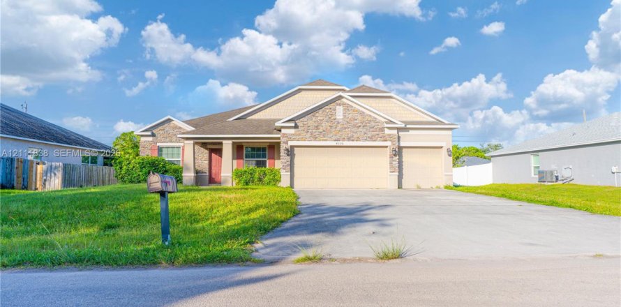 Villa ou maison à Port St. Lucie, Floride 4 chambres, 225.2 m2 № 2429879