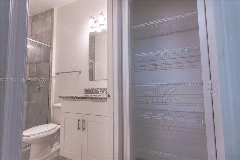 Villa ou maison à vendre à Port St. Lucie, Floride: 4 chambres, 225.2 m2 № 2429879 - photo 17