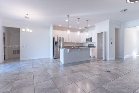 Villa ou maison à vendre à Port St. Lucie, Floride: 4 chambres, 225.2 m2 № 2429879 - photo 9