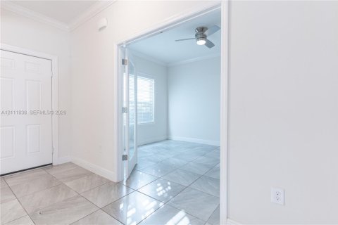 Villa ou maison à vendre à Port St. Lucie, Floride: 4 chambres, 225.2 m2 № 2429879 - photo 5