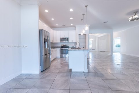 Villa ou maison à vendre à Port St. Lucie, Floride: 4 chambres, 225.2 m2 № 2429879 - photo 11