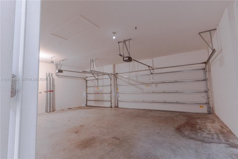 Villa ou maison à vendre à Port St. Lucie, Floride: 4 chambres, 225.2 m2 № 2429879 - photo 25